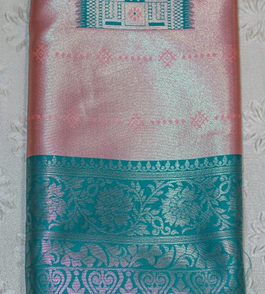 Shiralure Peacock Blush Whisper